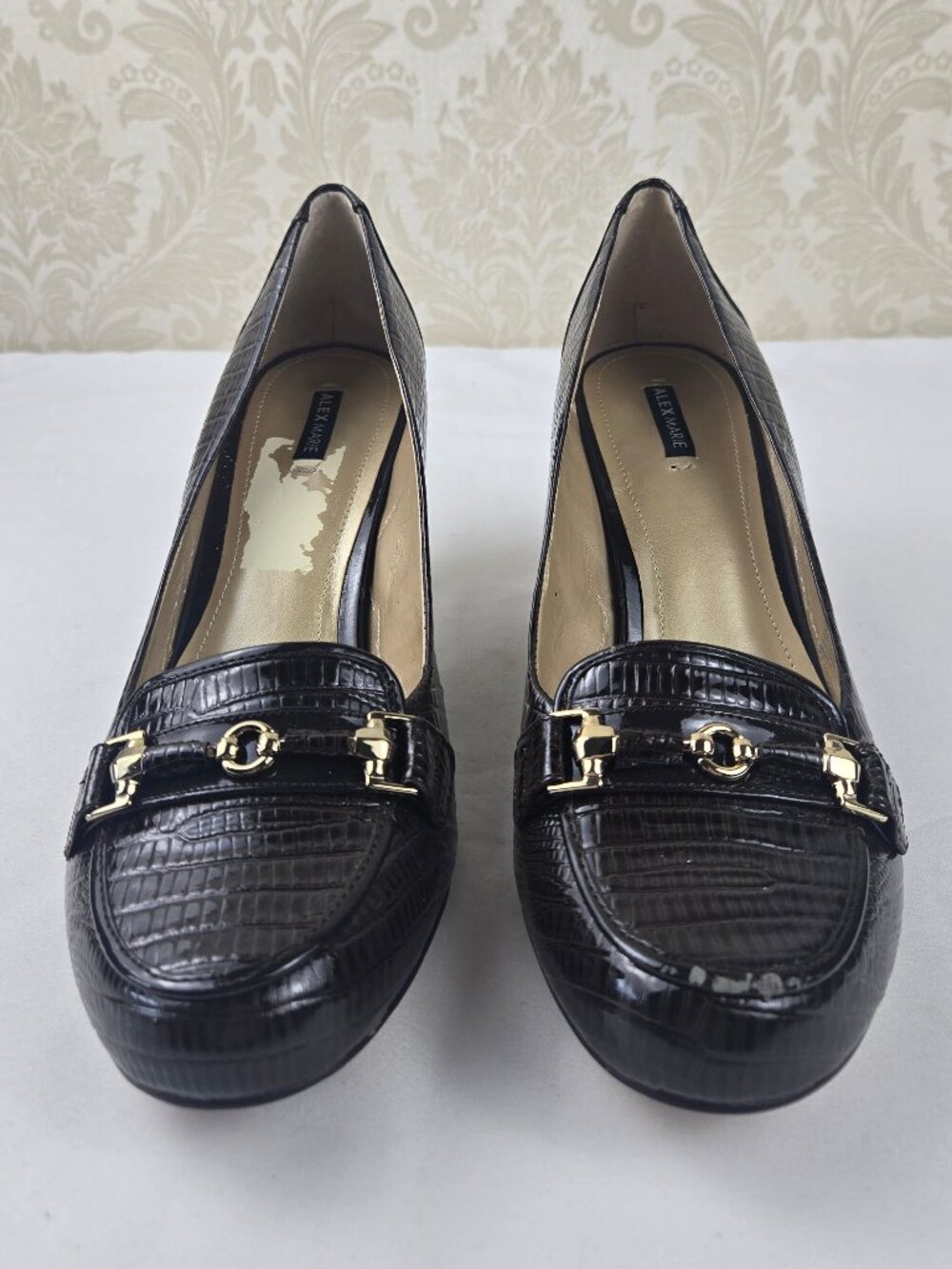 Alex Marie Sz 10M Brown Leather Croc Embossed Loafer Heels Gold Horsebit Detail